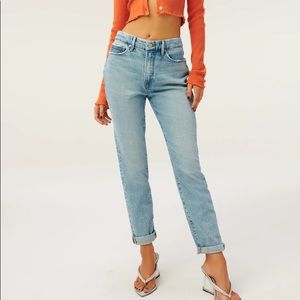 WORN ONCE, EXCELLENT CONDITION. Good American ‘The Weekender Jean’.